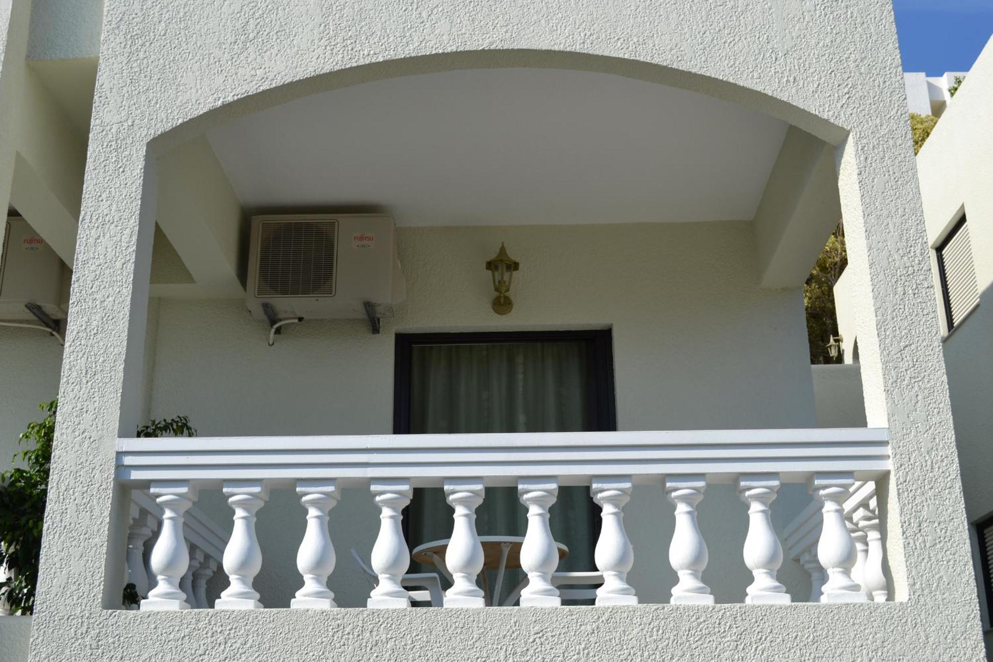 To Spiti Tis Eirinis Apartment Poros Town Exterior photo